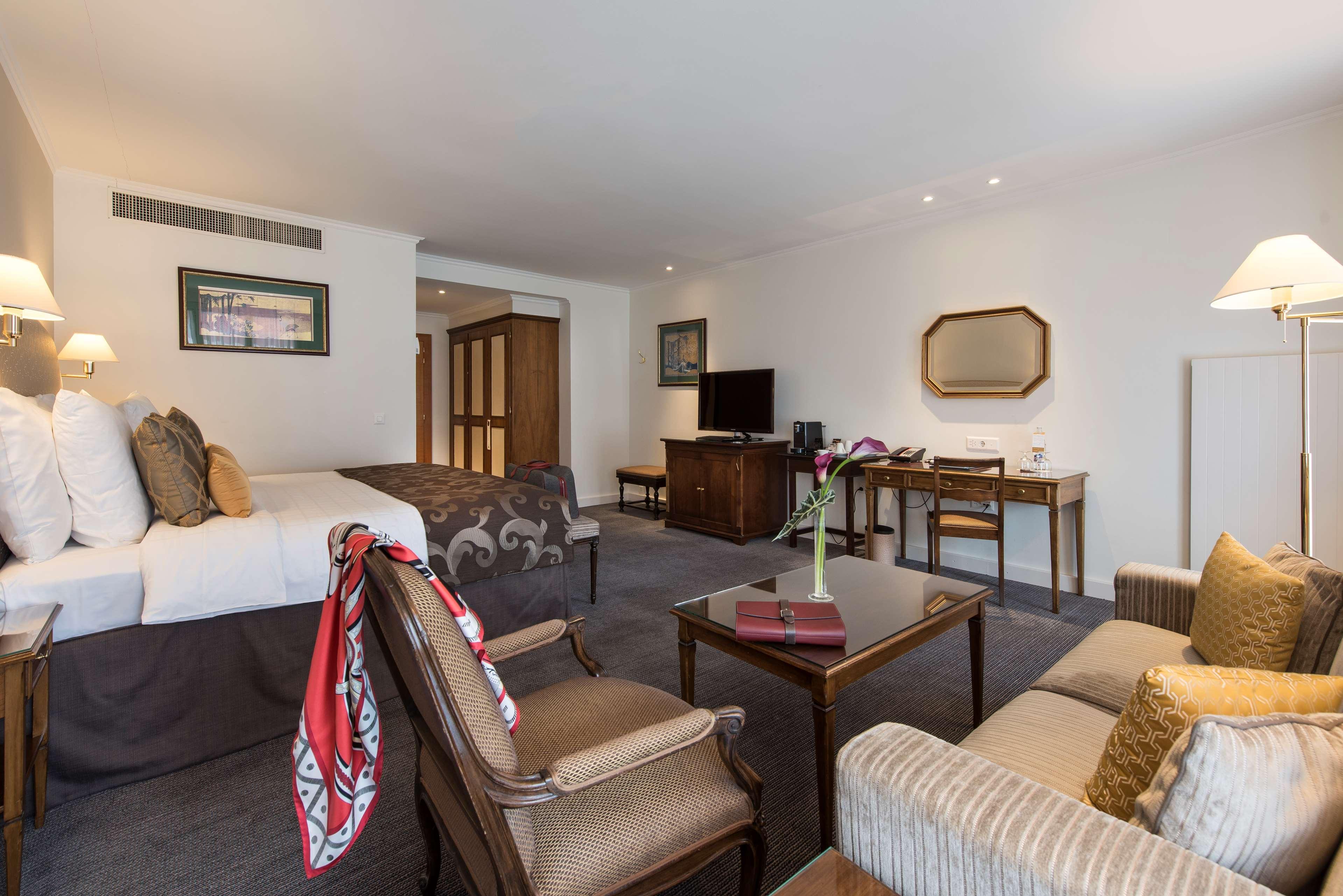 Hotel Bristol Женева Екстериор снимка