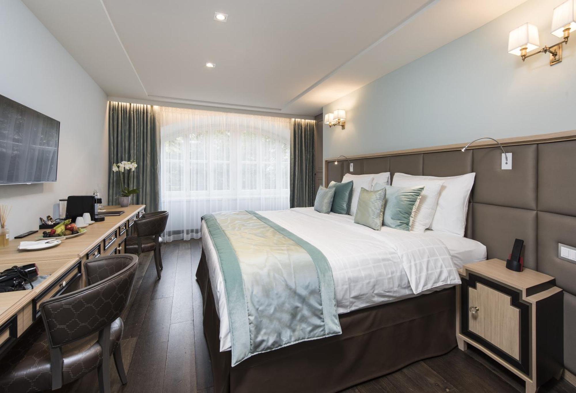 Hotel Bristol Женева Екстериор снимка