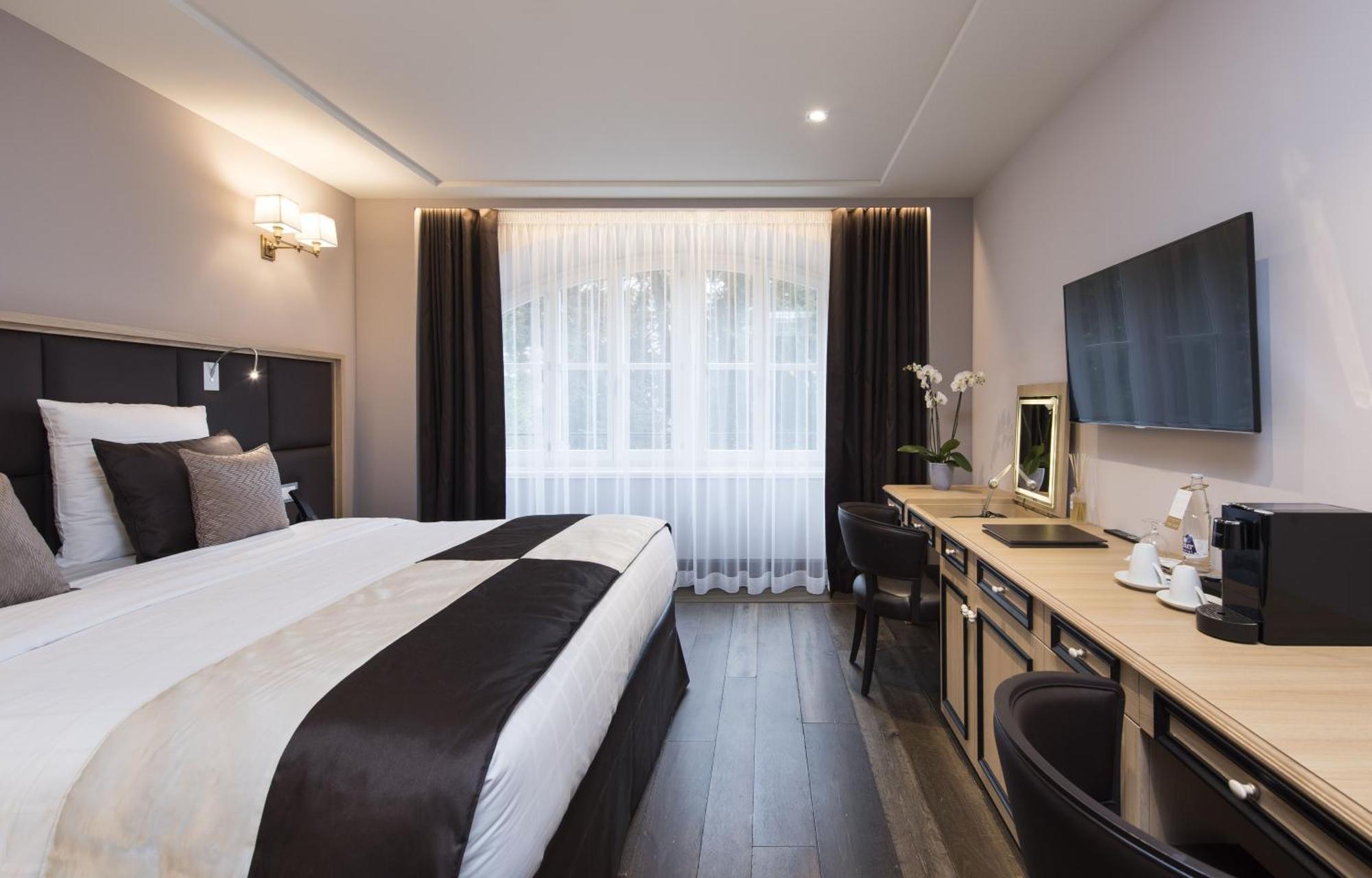 Hotel Bristol Женева Екстериор снимка